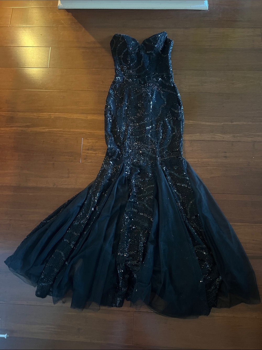 Juniors Sweetheart Sequin Mesh Mermaid Gown with Illusion Bodice